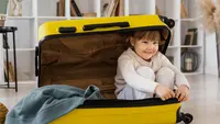 Bawa Balita Traveling? Ini 9 Must-Have Items Biar Perjalanan Nyaman dan Menyenangkan