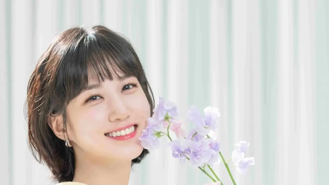 Potret Park Eun-bin Pamer Senyum Terbaiknya, Kian Memesona