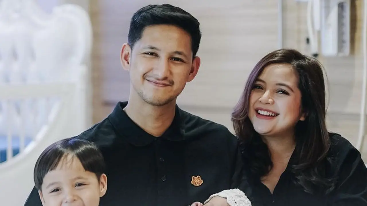 Riasan Wajah Fresh Tasya Kamila Pasca Melahirkan