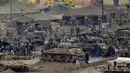 Pembuatan film `Fury` di pangkalan militer di California. (Dailymail.co.uk/Splash News/wwn)