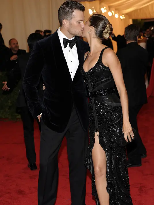 Gisele Bundchen dan Tom Brady menikah pada tahun 2009. Dari pernikahan ini mereka dikaruniai dua orang anak bernama Benjamin Brady dan Vivian Lake Brady. Sebelumnya, pada tahun 2007 mantan kekasih Tom melahirkan anak pertamanya, John. (Bintang/EPA)