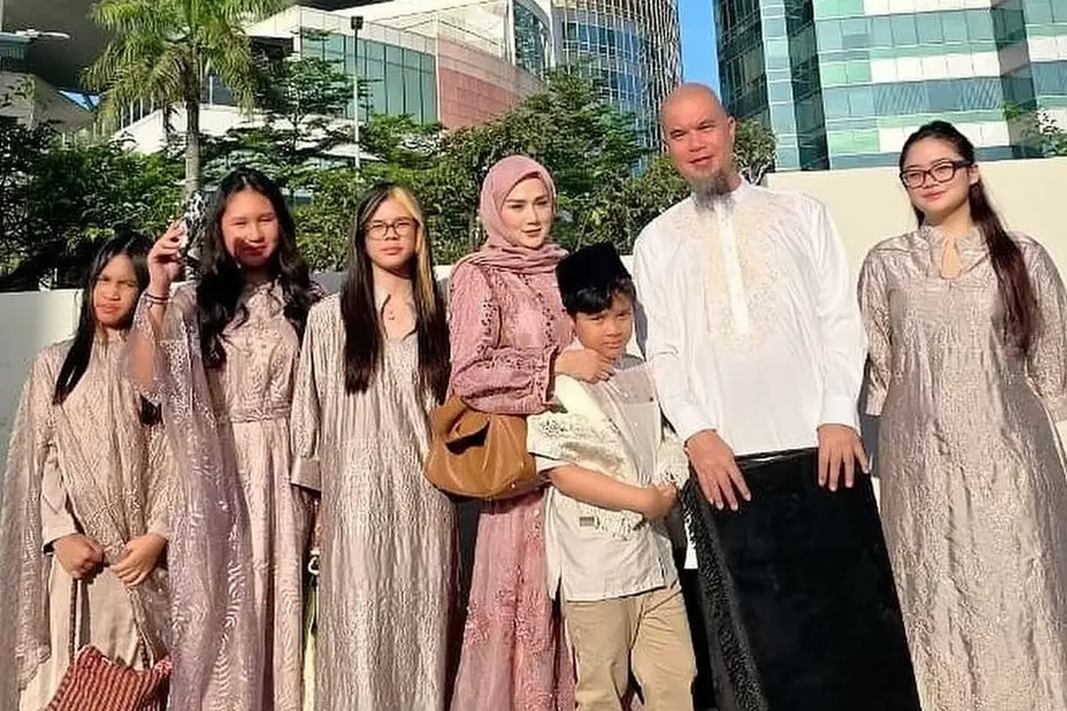 Ahmad Dhani dan keluarga (Instagram/mulanjameela1)
