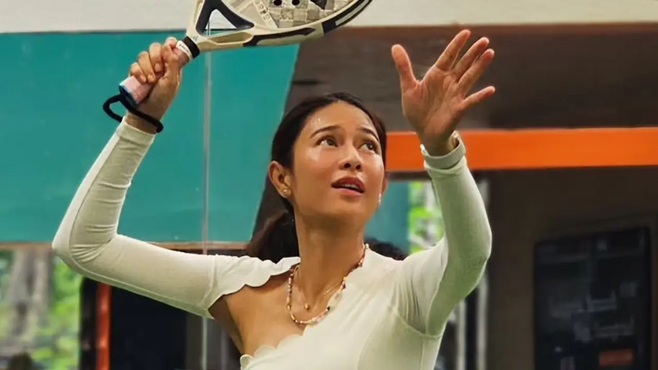 Dian Sastrowardoyo saat workout. [@therealdisastr]