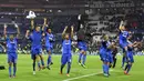Pemain Juventus merayakan kemenangan atas Olympique Lyon dalam laga Grup H Liga Champions di Stade de Lyon, Prancis, Rabu (19/10/2016) dini hari WIB. (AFP/Philippe Desmazes)