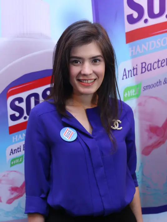 Ibu satu anak ini tidak memperbolehkan Quenzino masuk ke kamar tidurnya jika belum cuci tangan dan cuci kaki dengan sabun. Carissa Putri menerapkan berbagai strategi khusus di dalam rumah. (Andy Masela/Bintang.com)