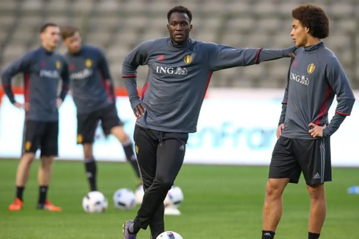 Axel Witsel dan Romelu Lukaku