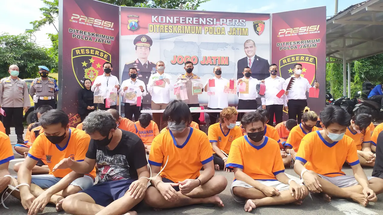 67 Preman di Jatim diringkus dari berbagai lokasi di Surabaya dan sekitarnya. (Dian Kurniawan/Liputan6.com)
