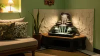 8 Ide Ruang Tamu Kecil dengan Air Terjun Mini Indoor yang Menenangkan, Bikin Suasana Rumah Lebih Adem dan Elegan