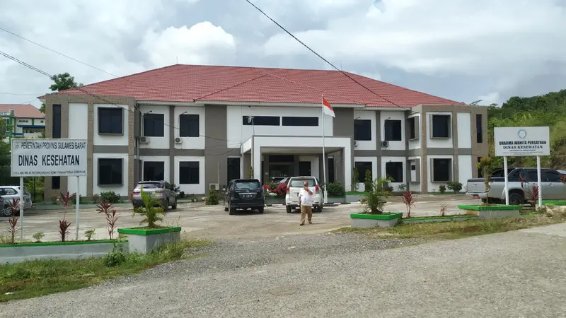 Kantor Dinas Kesehatan Sulbar (Abdul Rajab Umar)