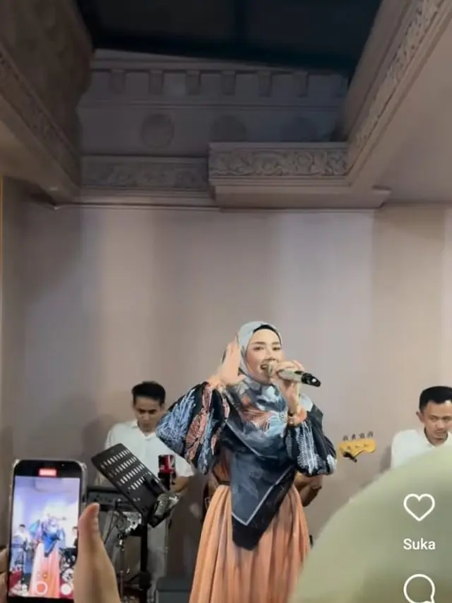 Potret Mulan Jameela di ulang tahun Anang (Sumber: Instagram/@mulanjameela1)