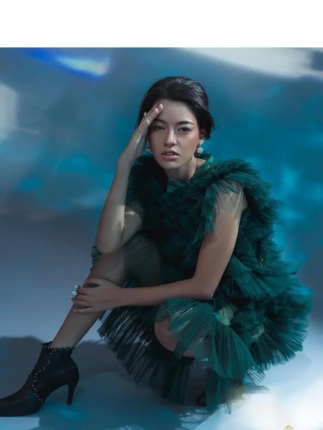 7 Gaya Susan Sameh dalam Pemotretan Glamor, Cantik dan Memesona