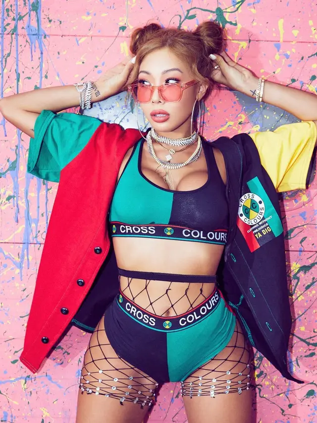 Jennie BLACKPINK Kenakan Tweed Coat dan Dress Chanel Seharga Ratusan Juta untuk Cover Majalah