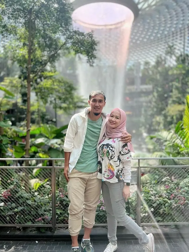 Potret Pemain Timnas Sepak Bola Indonesia yang Menikah dengan Seleb Terkenal, Beberapa Akhirnya Pilih Berpisah