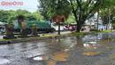 Jadi males lewat jalan berlubang seperti ini (Source: gridoto.com)