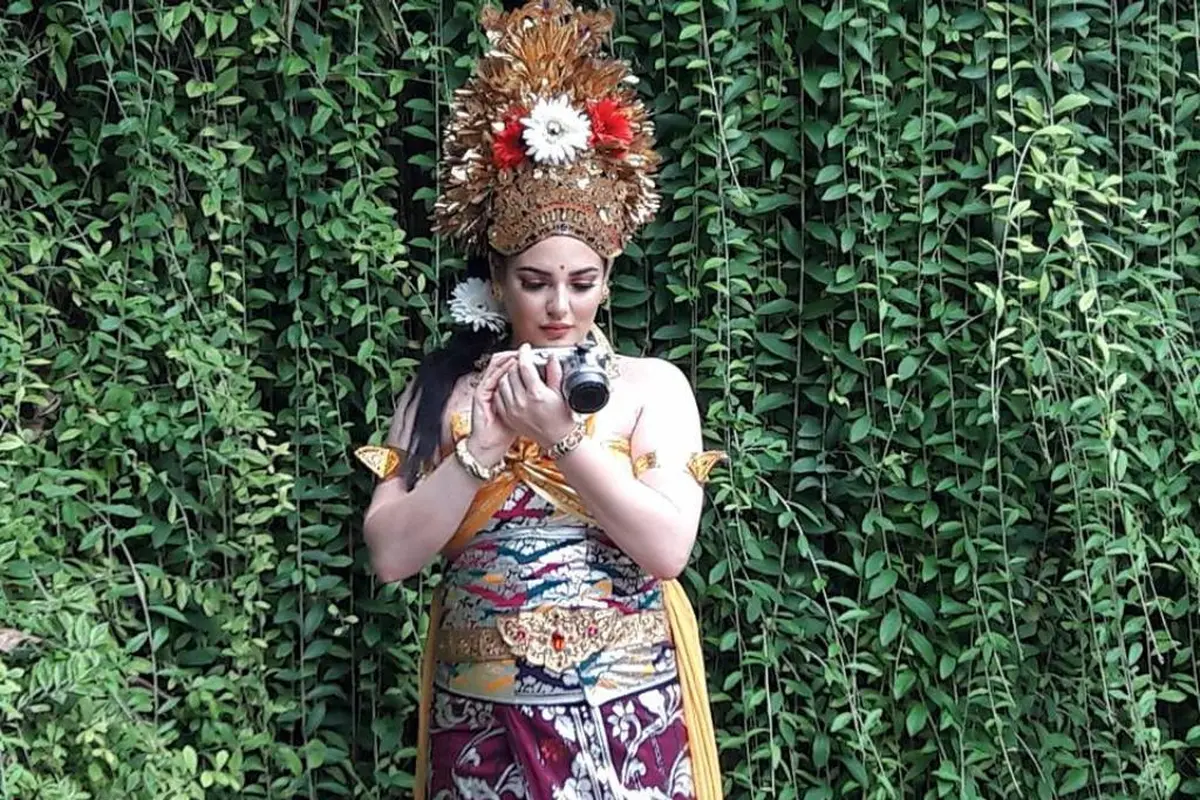 Pakai Kemben, Putri Arab Tampil Cantik Usai Spa di Bali