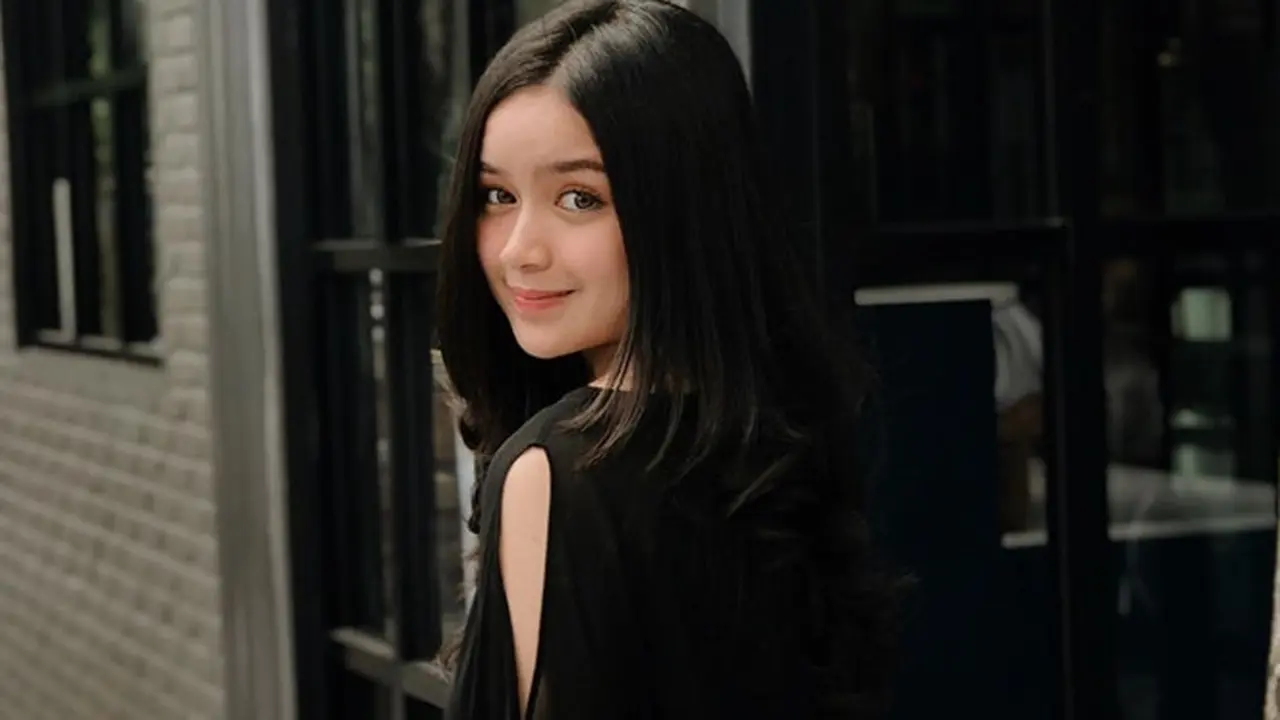Single Pertamanya Jadi Trending di Youtube, Ini Pesona Penyanyi Cantik Chintya Gabriella