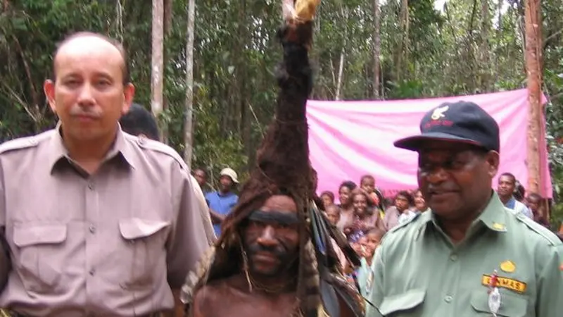 dr. Tigor Silaban saat mengabdi di Papua