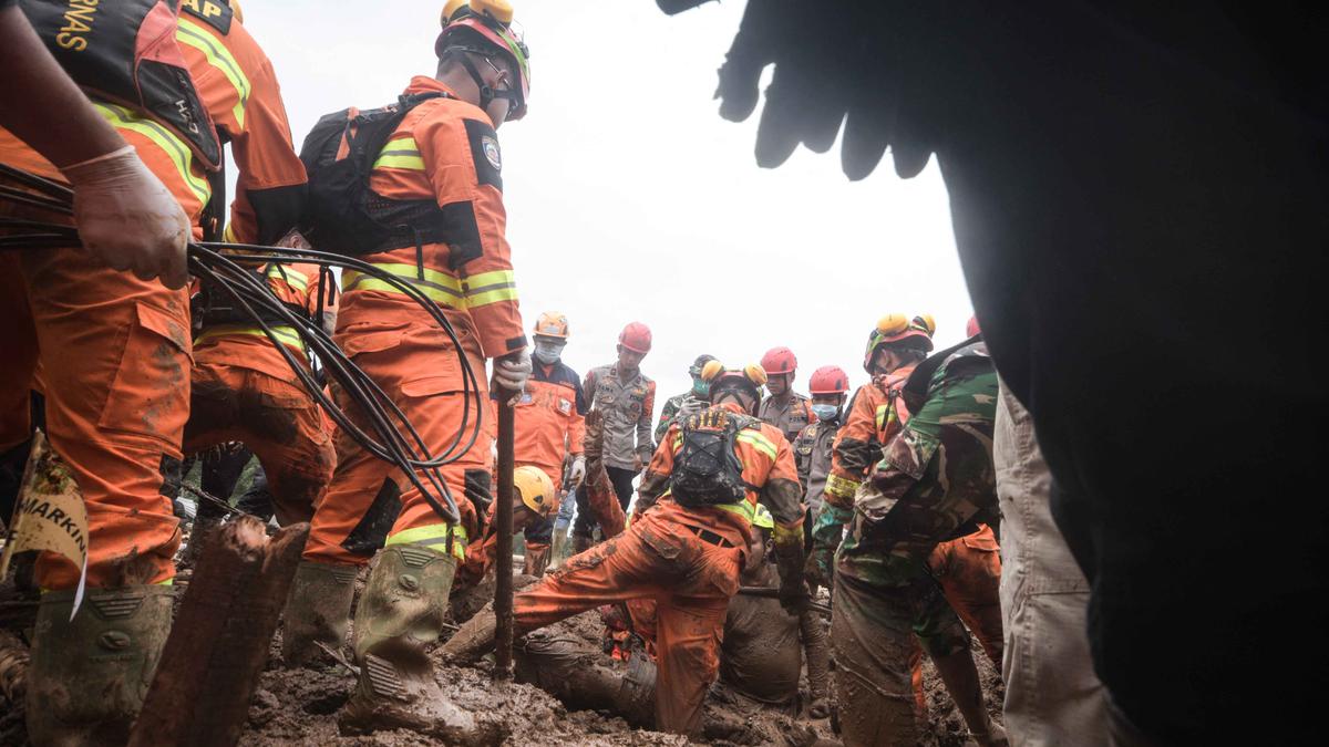 Korban Longsor Cisarua Kembali Ditemukan: Korban Tewas Bertambah Jadi 38 Orang
