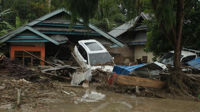 Bantu Korban Banjir Bandang Jk Kirim Kendaraan Taktis Ke Masamba
