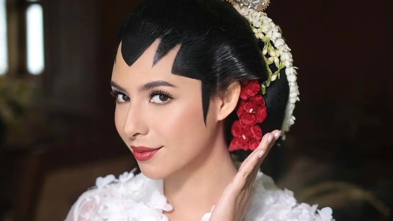 Nadine Kaiser Putri Susi Pudjiastuti saat Menikah. [@rhay_david]