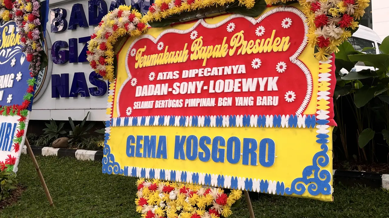 Deretan karangan bunga mulai menghiasi Kantor Badan Gizi Nasional (BGN) di Jalan Kebon Sirih, Menteng, Jakarta Pusat.
