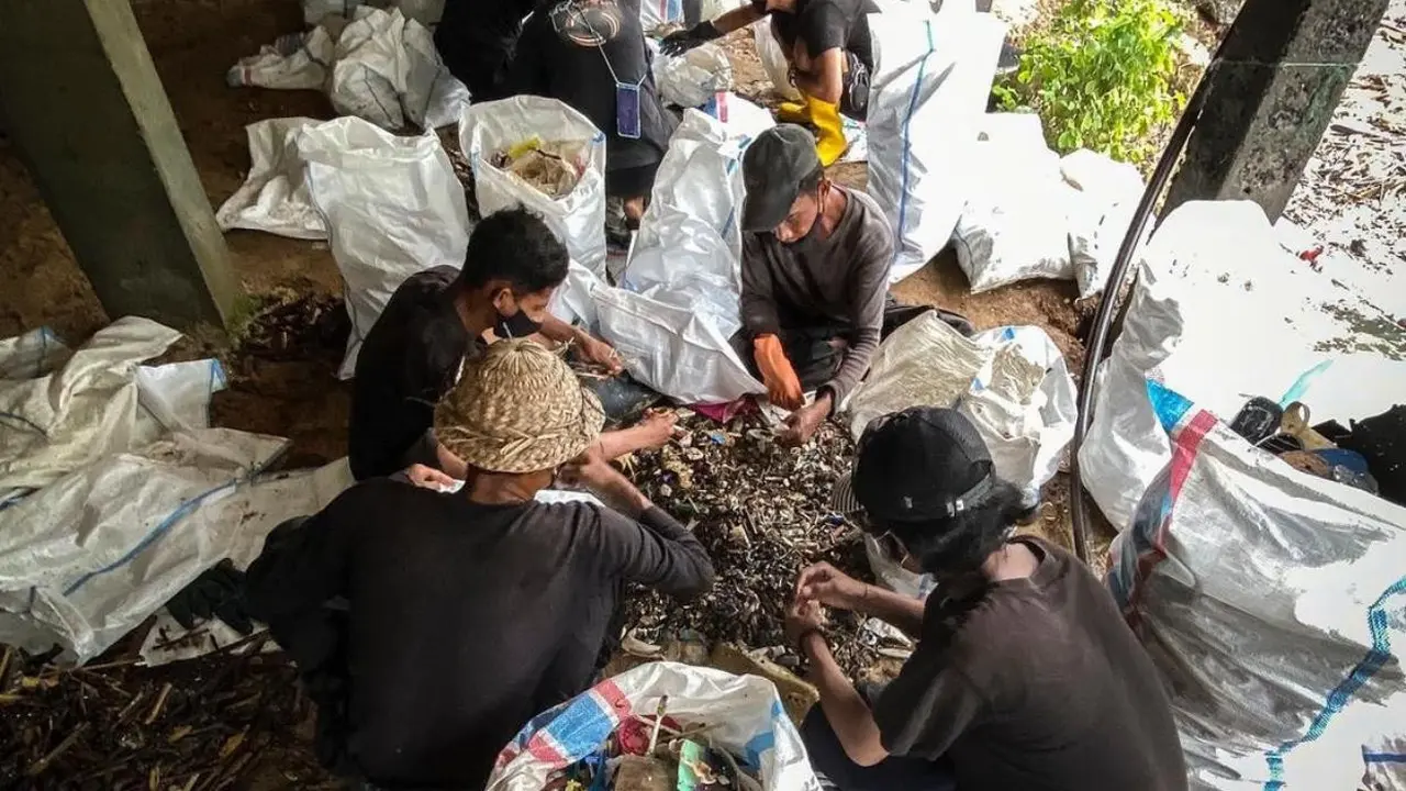 Kenalan dengan Komunitas Gerak Cepat Bersih-Bersih Sungai di Bali yang Diinisiasi Pembuat Film