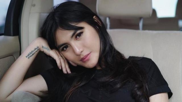 6 Artis Wanita yang Putuskan Hapus Tato, Terbaru Sheila Marcia
