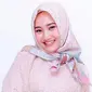 Tips merawat rambut untuk wanita yang mengenakan hijab yang aktif beraktivitas seharian dari Fatin Shidqia. (Foto: istagram/fatin30)