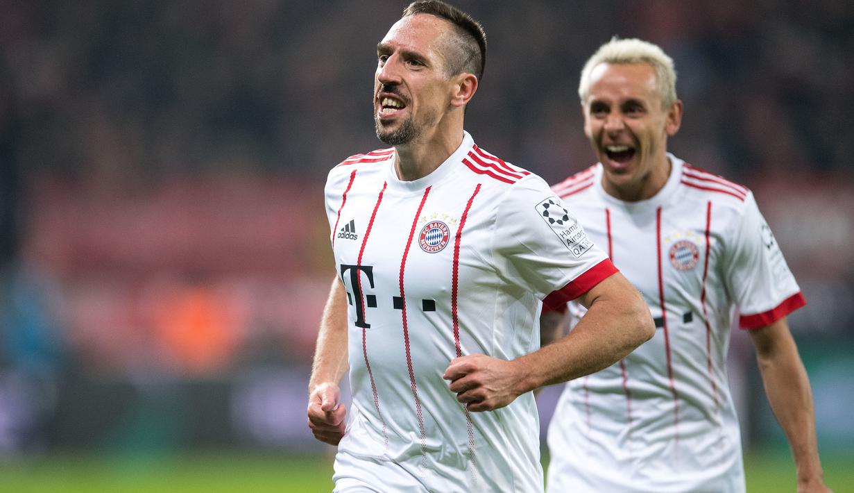 Eskpresi  Franck Ribery (kiri) usai membobol gawang Laverkusen  pada lanjutan Budesliga di Bay Arena, Laverkusen, (12/1/2018). Bayern Munchen menang 3-1. (AFP PHOTO / dpa / Marius Becker / NO Getty Images (GETTY-VD) - Germany OUT)