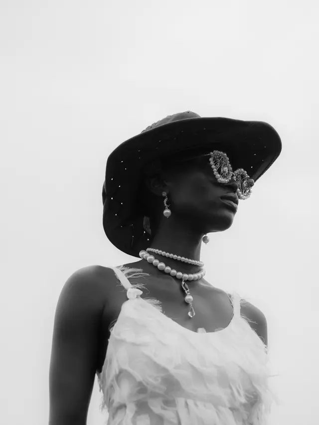 2. Leo – Glamor dan Berani