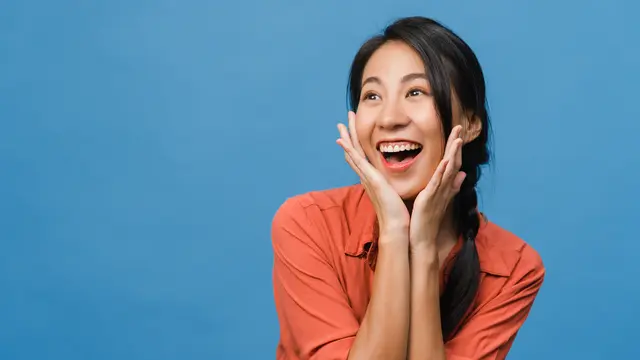 wanita oktober ceria