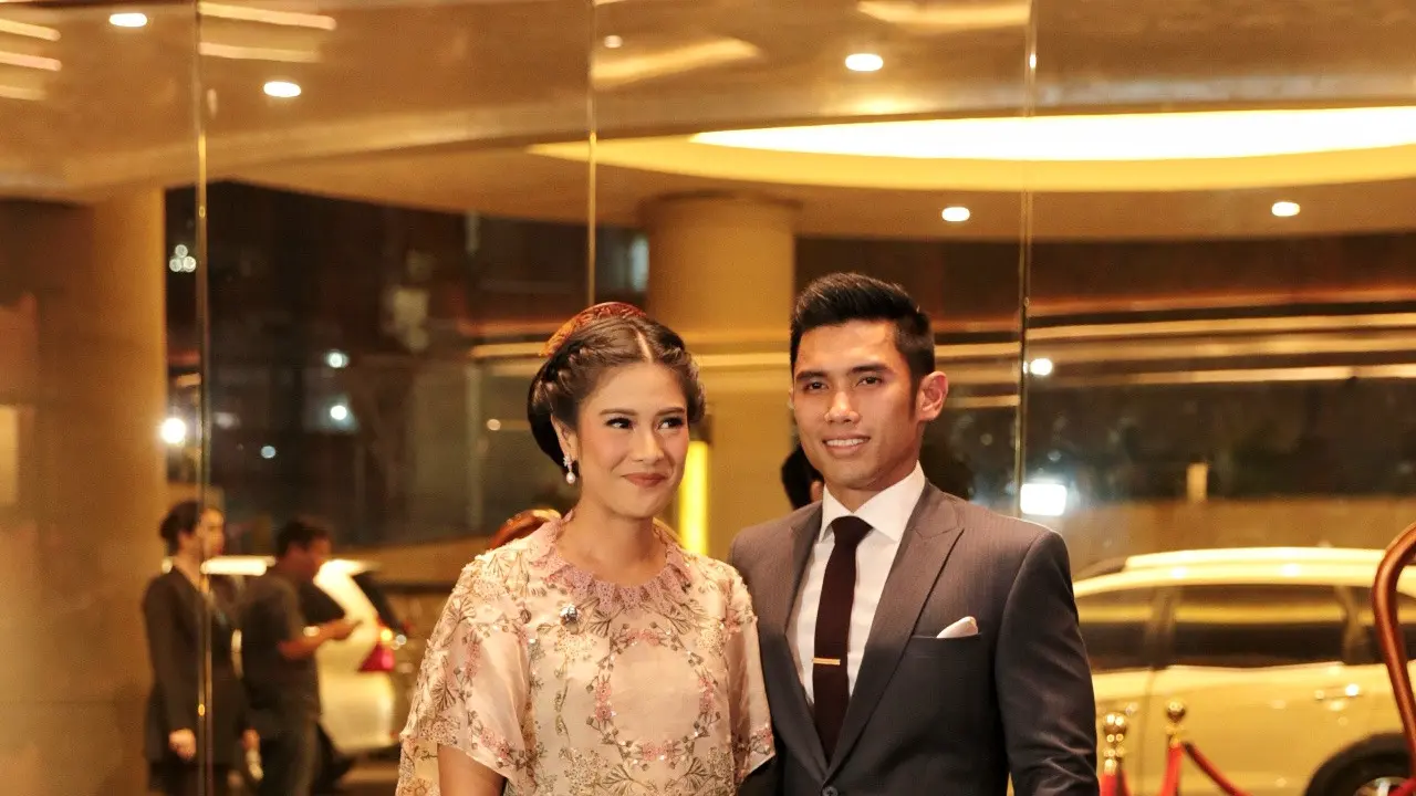 [Bintang] Dian Sastro dan Indraguna Sutowo