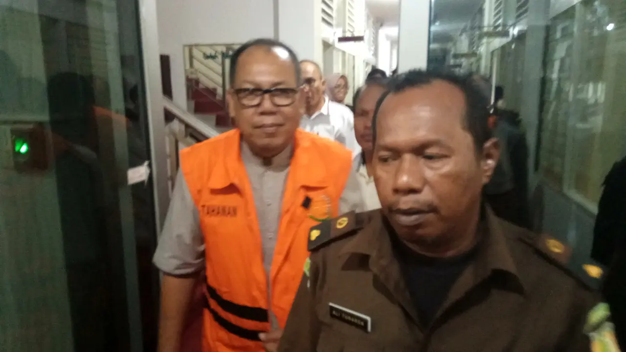Bekas Asisten Sekda Riau Ditahan