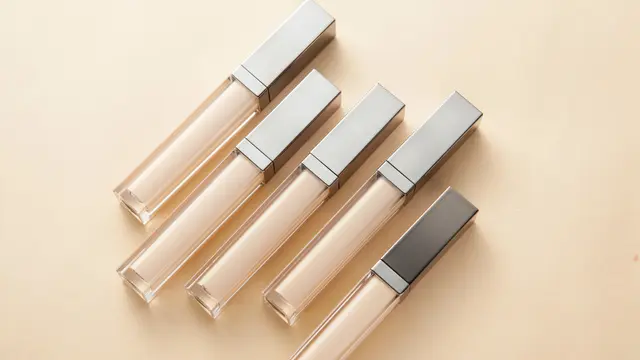 Ups, 4 Kesalahan Ini Sering Terjadi Saat Menyamarkan Mata Panda dengan Makeup!