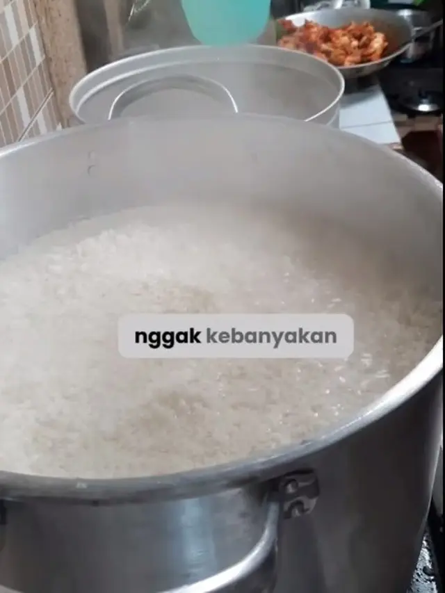 Cara Tanak Nasi Sampai Pulen dan Rendah Gula dengan Metode Siram