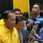 Presiden Joko Widodo atau Jokowi mengenakan baju bewarna kuning saat menghadiri Munas XI Partai Golkar di JCC Senayan Jakarta, Rabu (21/8/2024). (Tim News).