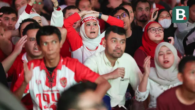 Foto: Ragam Ekspresi Suporter Timnas Indonesia saat Nobar Pertandingan Melawan China di Kualifikasi Piala Dunia 2026