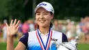 In Gee Chun saat menjuarai turnamen berkategori major dalam LPGA Tour yaitu AS Terbuka 2015 di Lancaster Country Club, Pennsylvania, AS.  (AFP/Getty Images/Sam Greenwood)