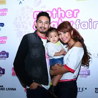 Saran untuk memakai jasa baby sitter dilontarkan Ryan lantaran Sharena sudah mulai kembali menekuni karirnya di dunia hiburan. (Deki Prayoga/Bintang.com)