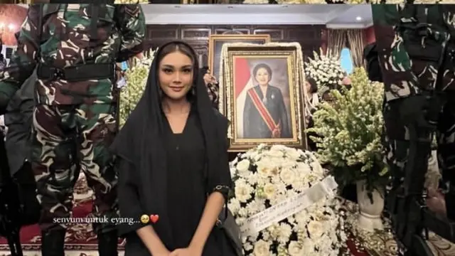 Para Puteri Indonesia saat Melayat Mooryati Soedibyo.