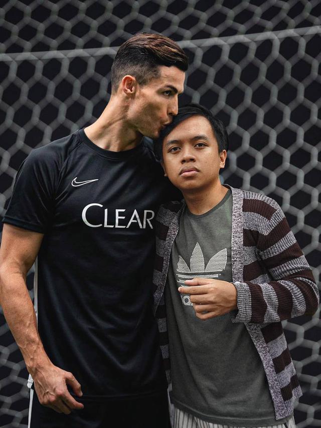 Bak Sahabat Dekat, 6 Editan Foto Bareng Cristiano Ronaldo Ini Kocak