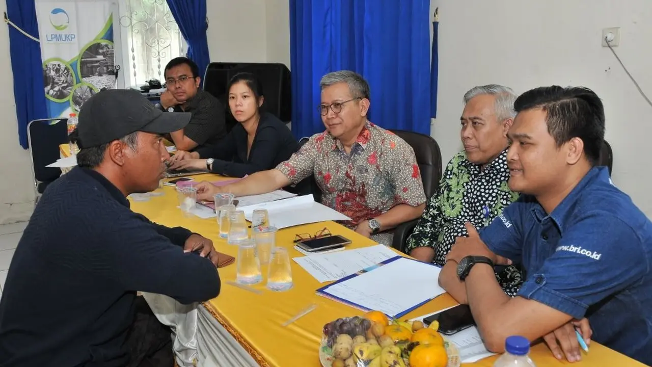 Kementerian Perikanan dan Kelautan saat melakukan pendataan ulang kapal dan alat tangkap (foto: Kementerian KKP)