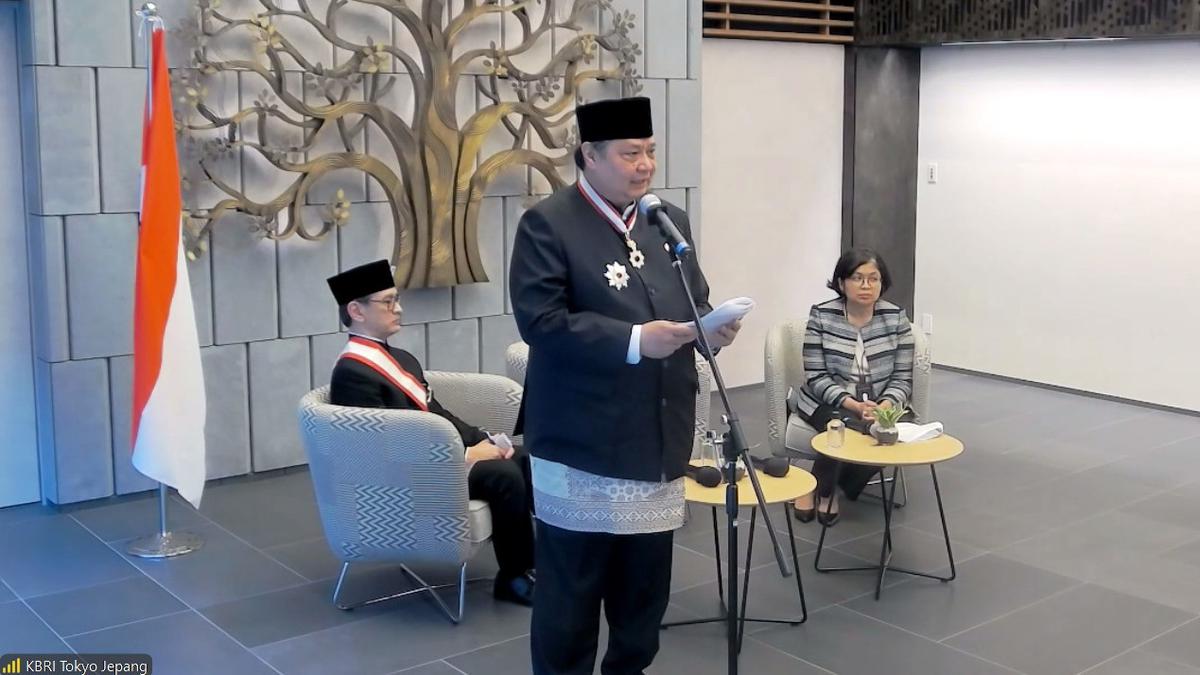 Menko Airlangga Dapat Bintang Jasa Musim Semi 2025 dari Jepang