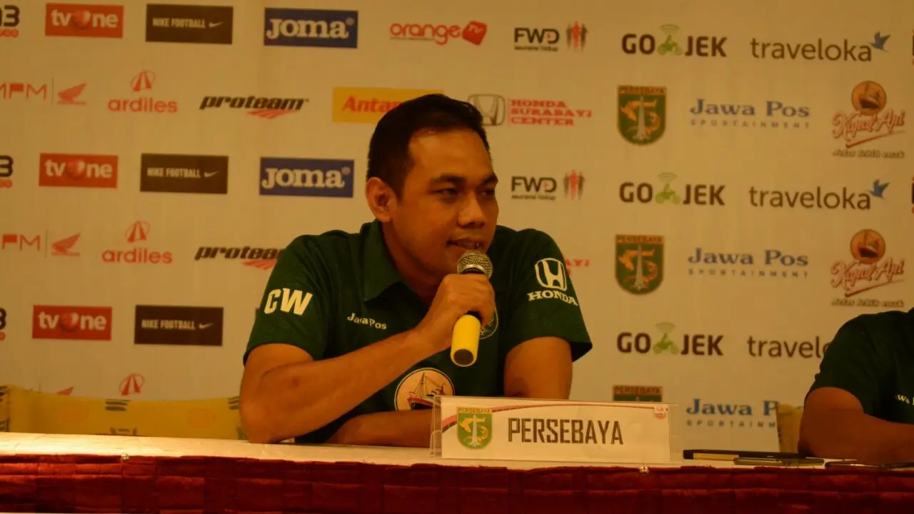 Direktur tim Persebaya, Chandra Wahyudi, saat prescon Selasa (15/8/2017) malam, di Graha Pena Surabaya.