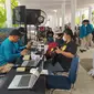 Bank Indonesia membuka layanan penukaran uang di sejumlah titik di seluruh Indonesia. Salah satunya di Parkir Timur Gelora Bung Karno, Jakarta Selatan. Penukaran uang ini digelar dua hari sejak 8-9 April 2023.