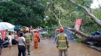 Waspada Pancaroba, Hujan Es hingga Angin Kencang Melanda Bandung