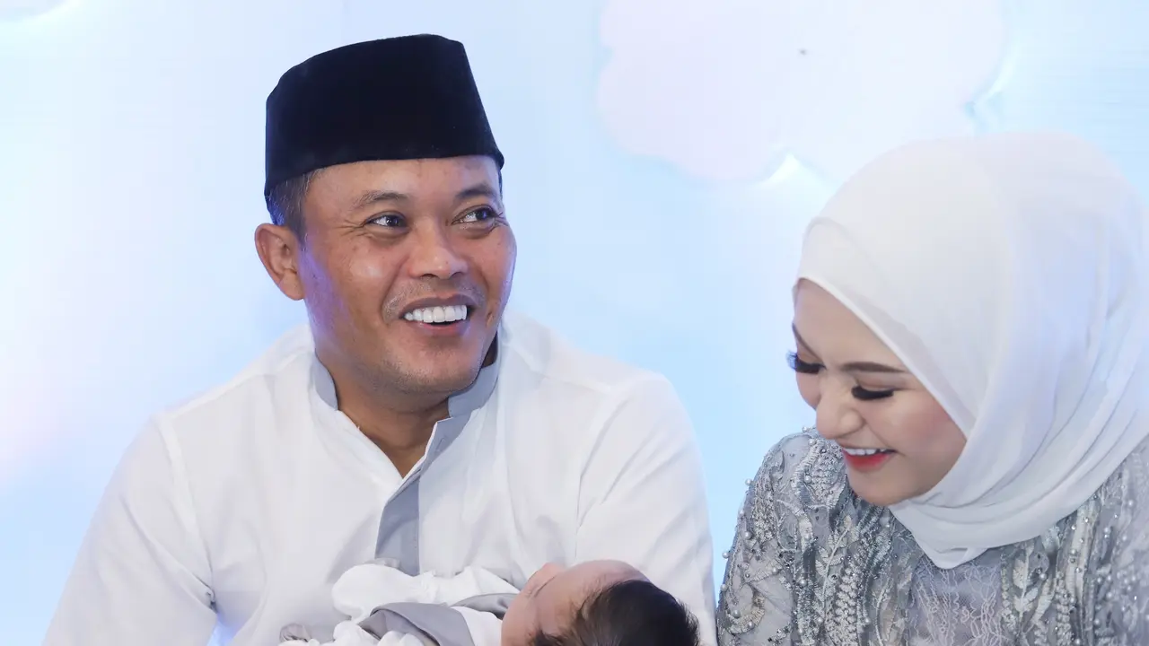 Sule dan Nathalie Holscher menggelar acara akikahan anak mereka.