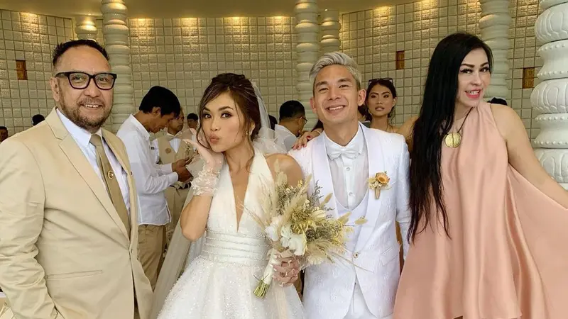 7 Momen Pernikahan Kim Kurniawan dan Elisabeth Novia di Bali