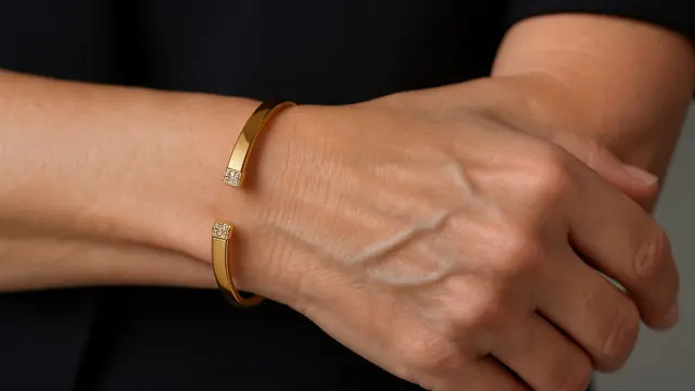 7 Model Gelang Emas Berlian untuk Usia 50 Tahun ke Atas, Mewah tapi Tetap Anggun