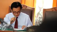 Yusril Ihza Mahendra mewakili sidang pra peradilan Dahlan Iskan, Jakarta, Selasa (28/7/2015). Sidang ini mengagendakan pembacaan replik dari pihak pemohon yakni Dahlan Iskan atas eksepsi termohon Kejati DKI Jakarta. (Liputan6.com/Helmi Afandi)